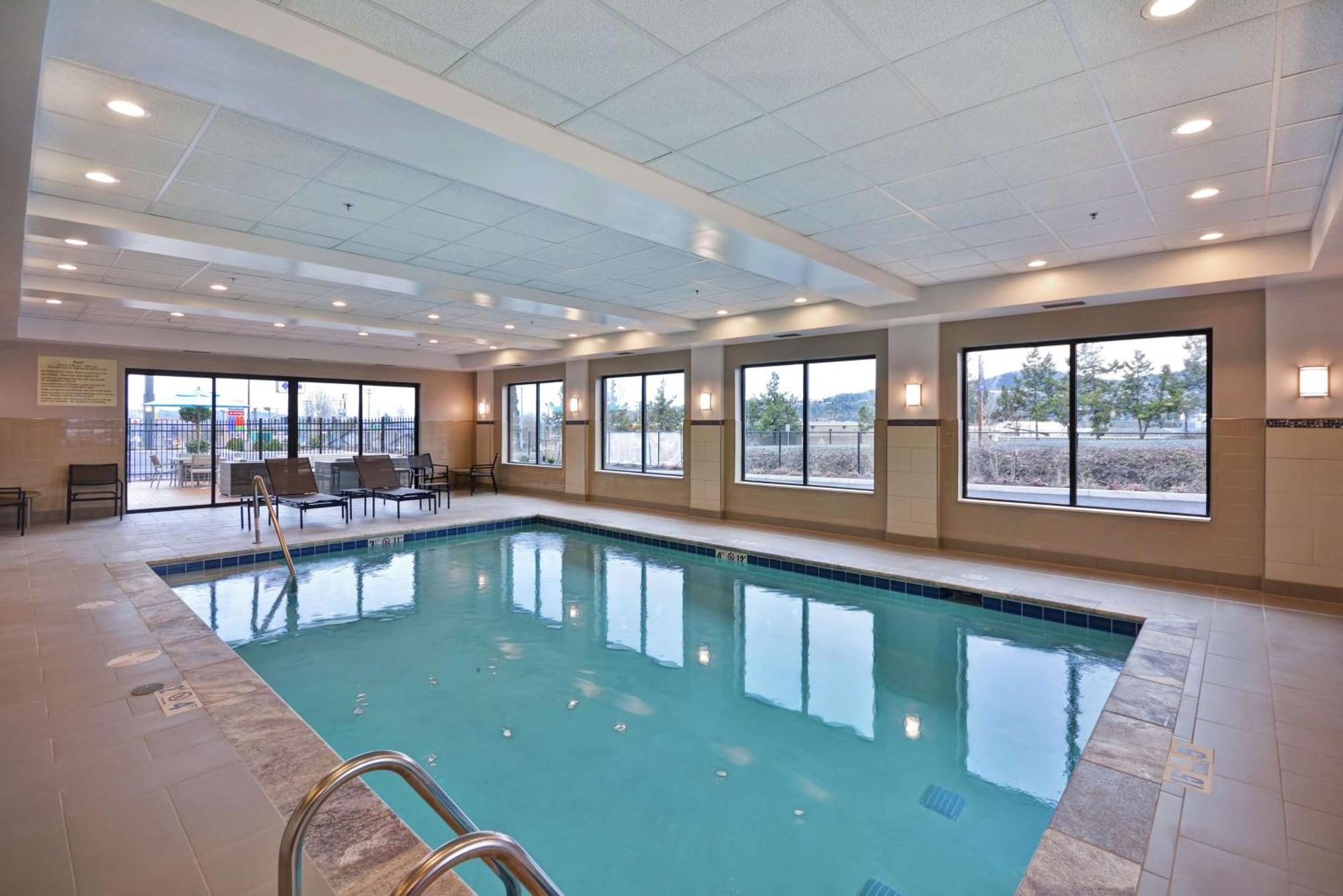 Hampton Inn & Suites Grants Pass Exteriör bild